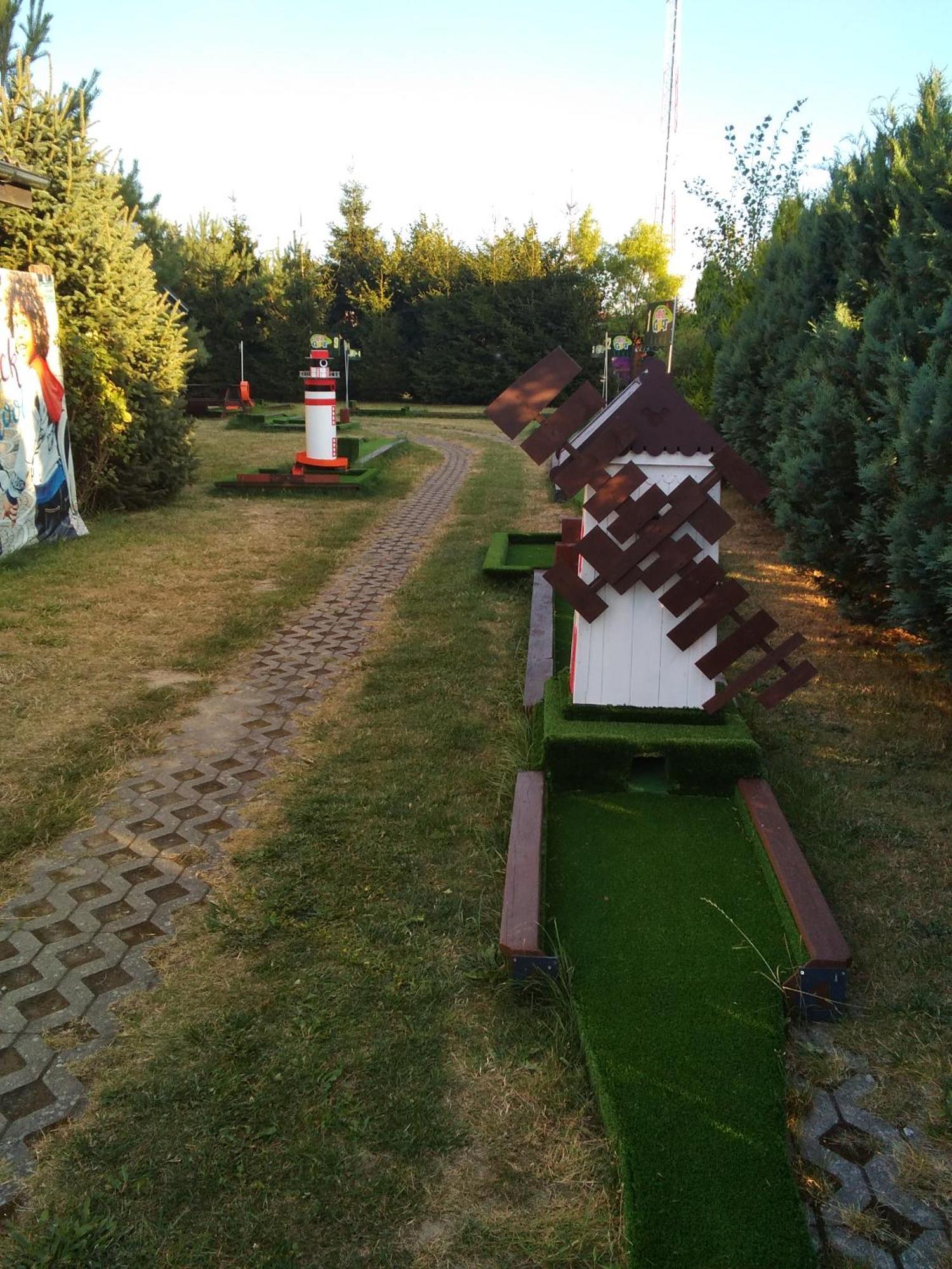 Domki Kapitanskie Z Prywatnym Polem Do Gry W Mini Golf Реваль Экстерьер фото