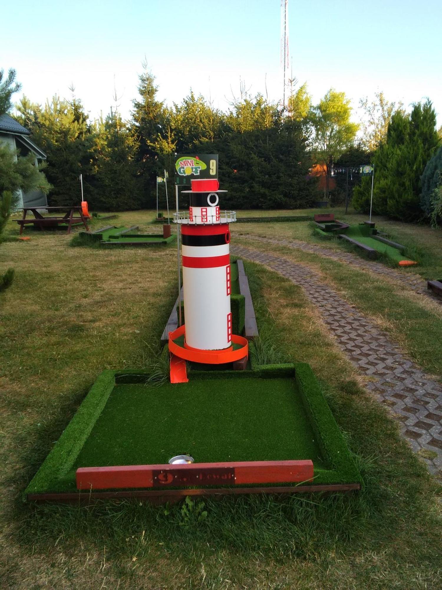 Domki Kapitanskie Z Prywatnym Polem Do Gry W Mini Golf Реваль Экстерьер фото