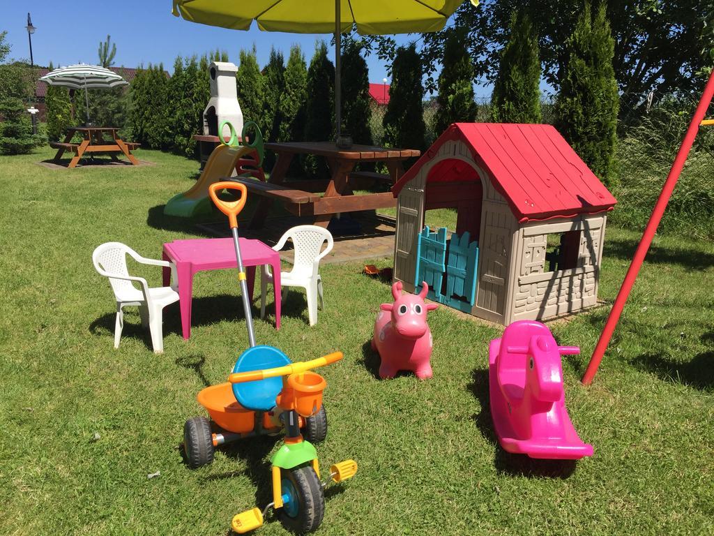 Domki Kapitanskie Z Prywatnym Polem Do Gry W Mini Golf Реваль Экстерьер фото